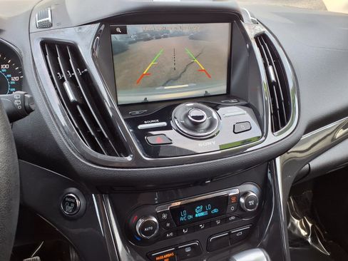 Used 2015 Ford Escape Titanium image 27