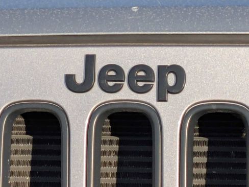 Used 2017 Jeep Wrangler Unlimited Sahara image 11