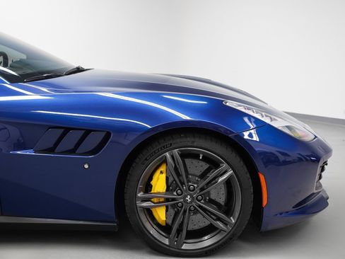 Used 2018 Ferrari GTC4Lusso image 9