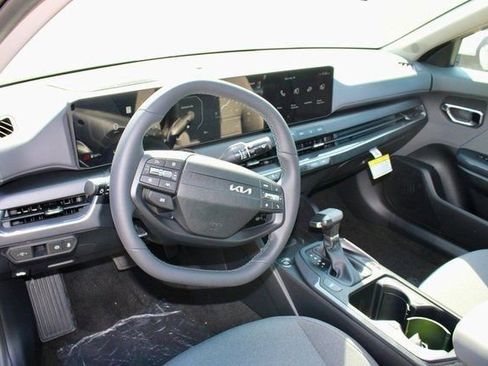 New 2025 Kia K4 EX image 15