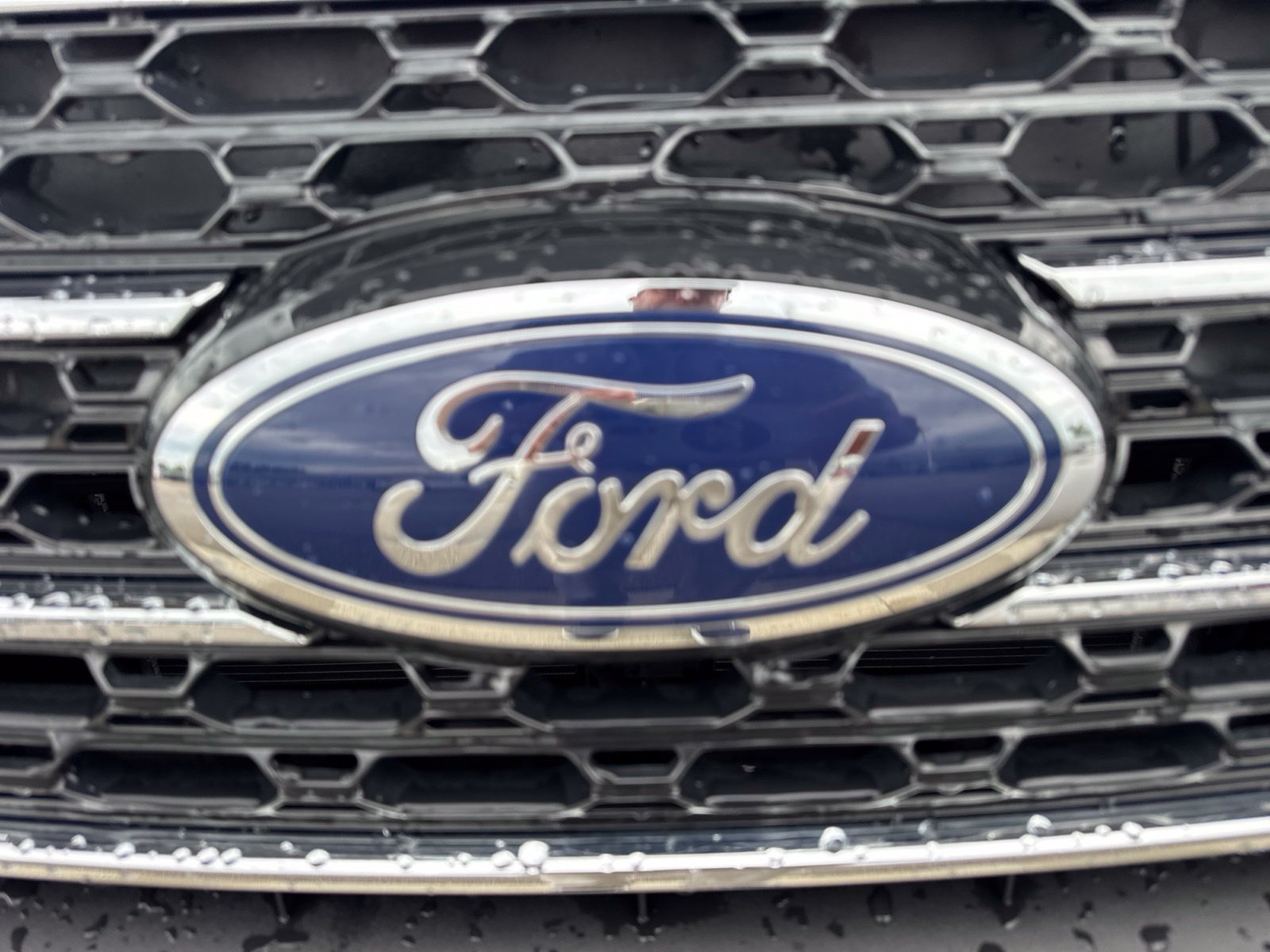 Certified 2024 Ford Explorer XLT w/ Class IV Trailer Tow Package AWD/4WD image 13