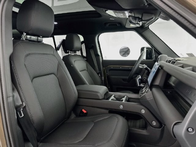New 2026 Land Rover Defender 110 S AWD/4WD image 30