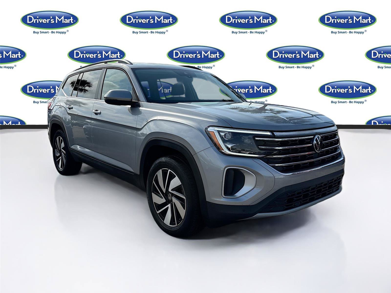 Used 2025 Volkswagen Atlas SE FWD image 1
