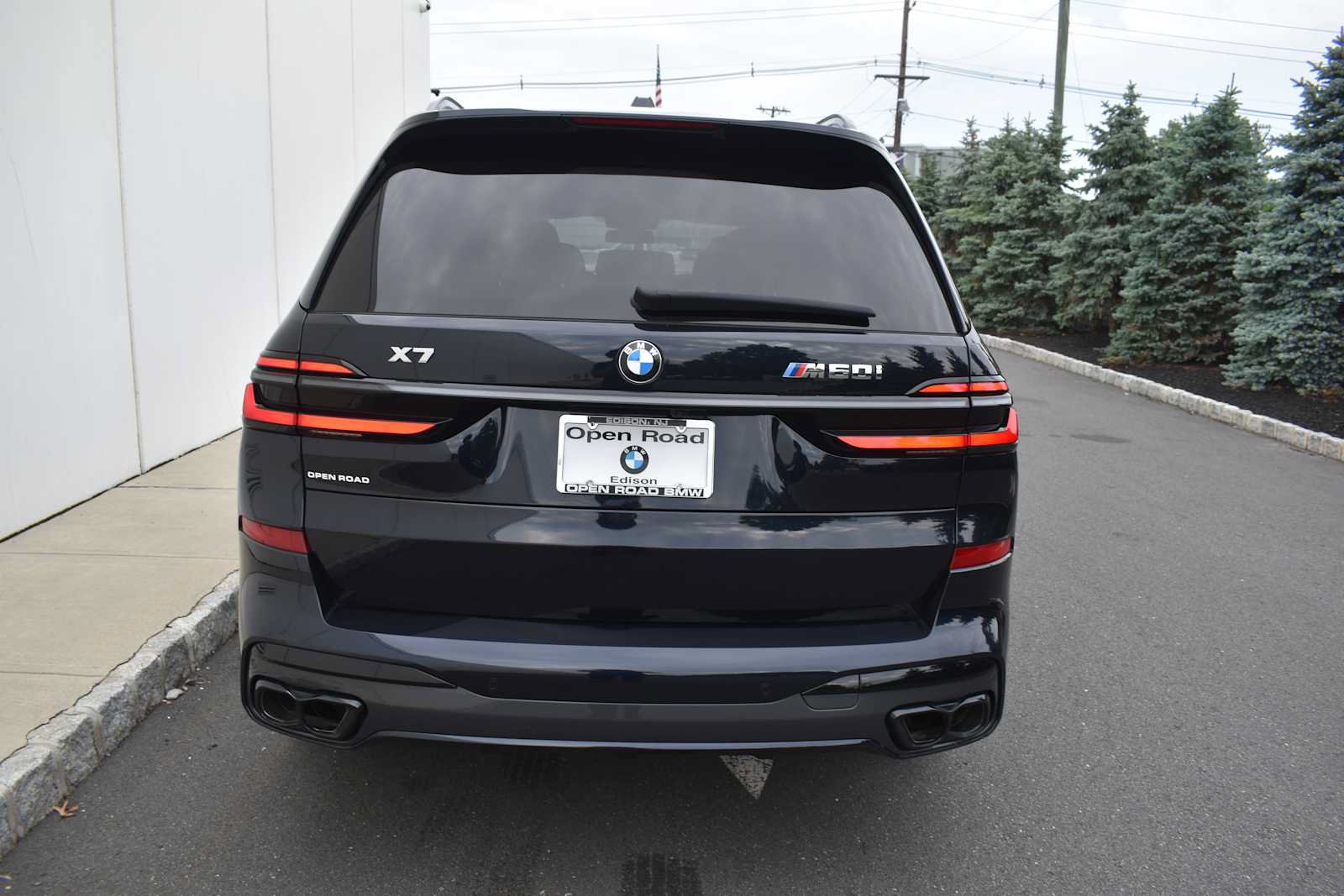 Used 2025 BMW X7 M60i w/ Executive Package AWD/4WD image 6