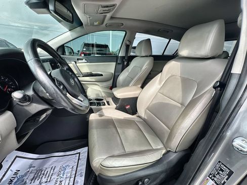 Used 2021 Kia Sportage EX w/ EX Technology Package FWD image 11
