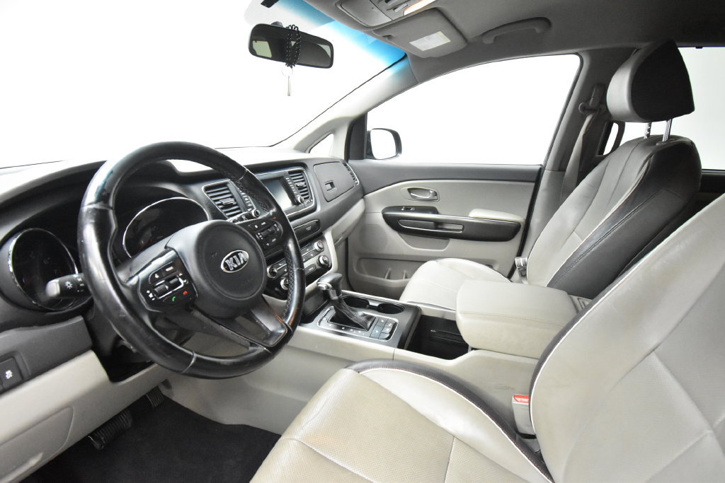 Used 2017 Kia Sedona LX w/ LX Essentials Premium Package FWD image 8