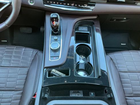 Used 2023 Cadillac Escalade ESV Sport Platinum AWD/4WD image 36