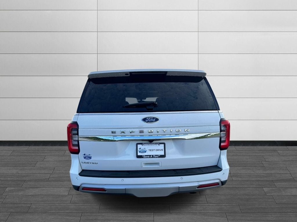 Used 2024 Ford Expedition Limited AWD/4WD image 4
