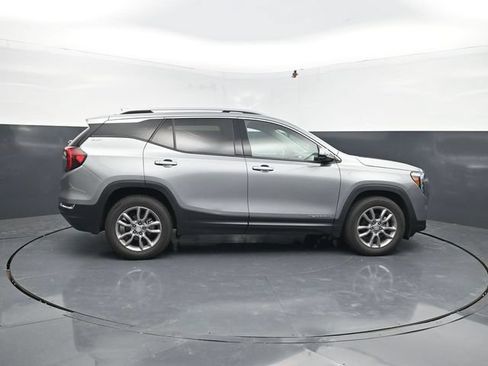Used 2024 GMC Terrain SLT AWD/4WD image 11