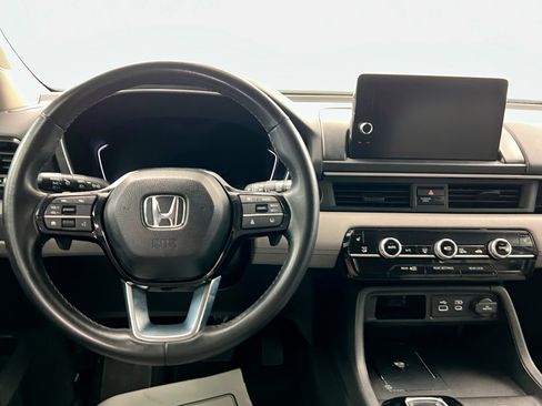 Used 2024 Honda Pilot EX-L image 13