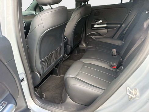 Used 2025 Mercedes-Benz GLA 250 image 11