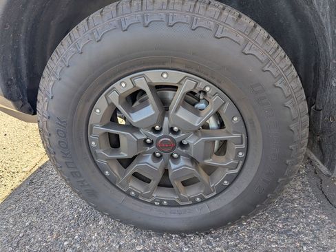 Used 2022 Nissan Frontier PRO-4X w/ Pro-4X Premium Package AWD/4WD image 8