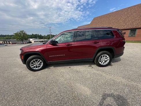 Used 2023 Jeep Grand Cherokee L Laredo AWD/4WD image 2