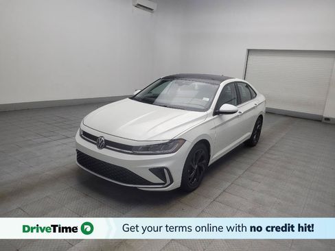 Used 2025 Volkswagen Jetta SE w/ Sunroof Package FWD image 1
