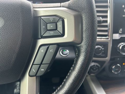 Used 2016 Ford F150 Lariat image 18