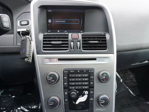 Used 2011 Volvo XC60 3.2 image 16