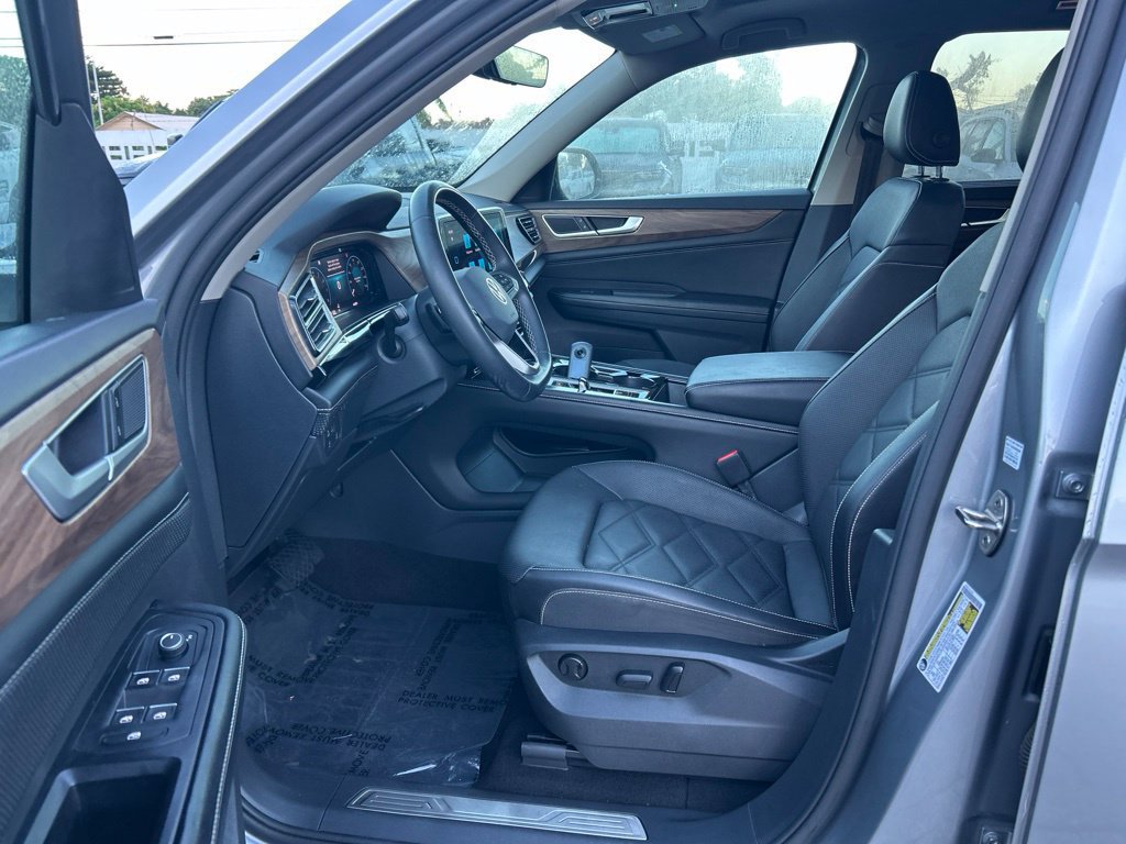 Used 2024 Volkswagen Atlas SE w/ Panoramic Sunroof Package AWD/4WD image 10