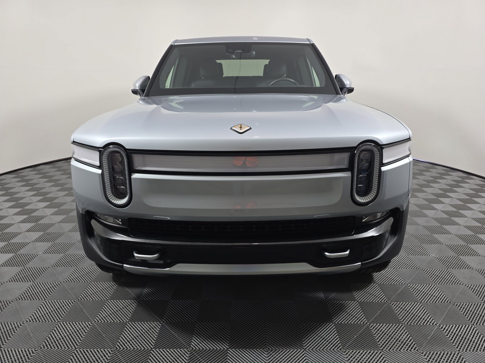 Used 2023 Rivian R1T Adventure Dual AWD/4WD image 8