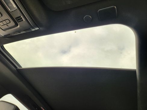 Used 2024 GMC Yukon Denali w/ Advanced Technology Package image 28