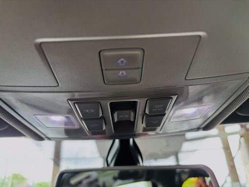 Used 2019 Volkswagen Tiguan SE w/ Panoramic Sunroof Package FWD image 45