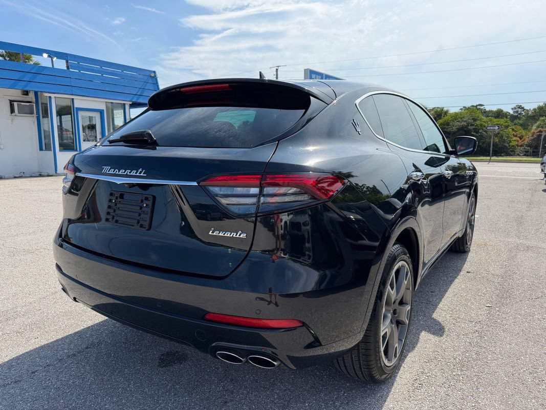 Used 2023 Maserati Levante GT AWD/4WD image 8