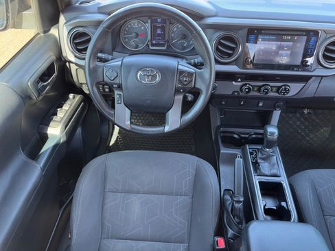 Used 2017 Toyota Tacoma TRD Sport w/ Tow Package image 13