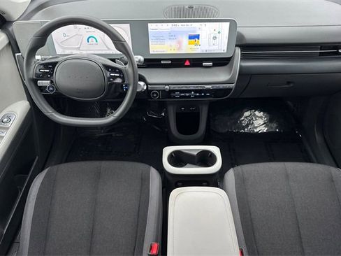 Used 2024 Hyundai Ioniq 5 SE image 17