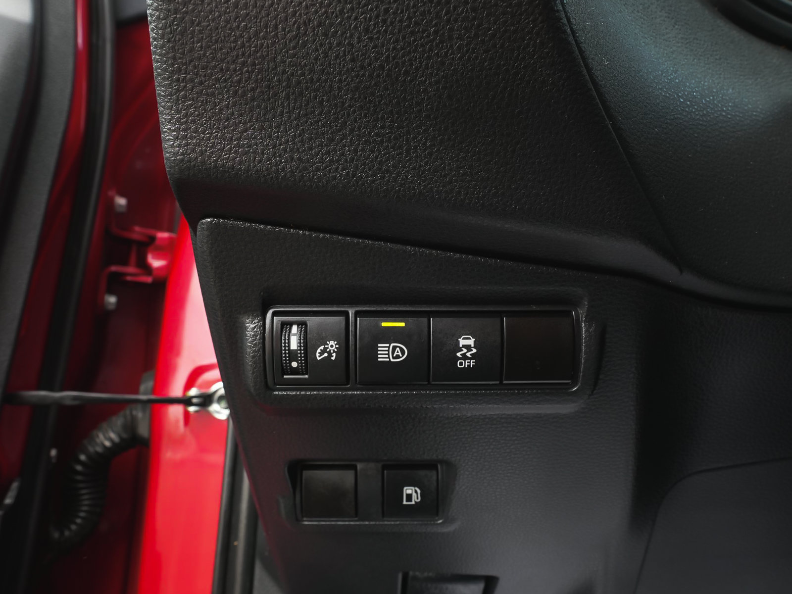 Used 2023 Toyota Corolla Cross AWD Hybrid w/ Moonroof Package image 18