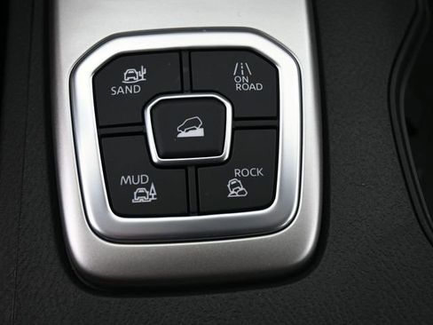 New 2026 Nissan Frontier SV w/ All-Weather Content Package image 9