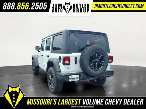 Used 2022 Jeep Wrangler Unlimited Sport AWD/4WD image 3