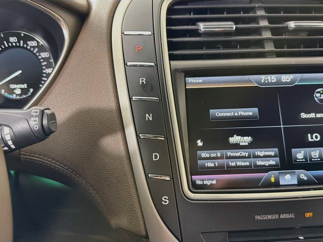 Used 2016 Lincoln MKX Reserve w/ Luxury Package FWD image 19