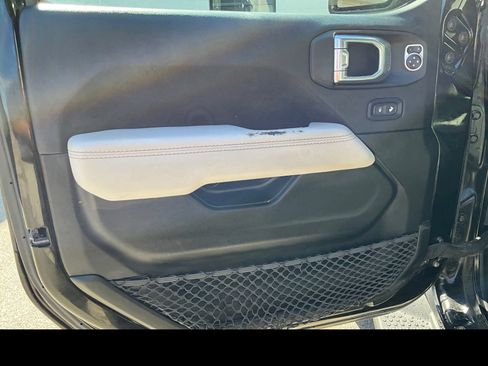 Used 2021 Jeep Wrangler Unlimited Sahara AWD/4WD image 25