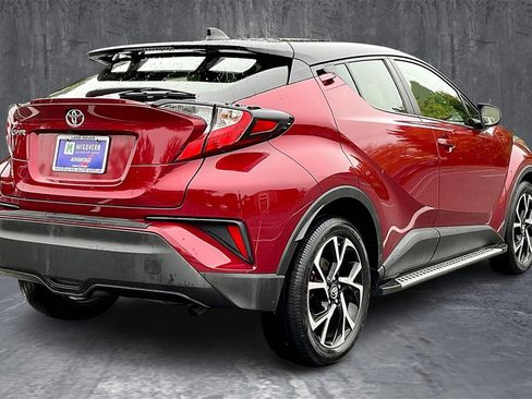 Used 2019 Toyota C-HR XLE image 6