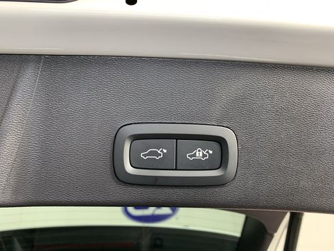 Used 2023 Volvo XC40 B5 Plus AWD/4WD image 36