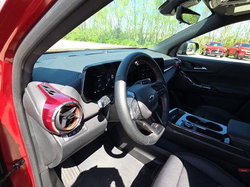 Certified 2025 Chevrolet Equinox RS w/ Safety and Technology Package image 14