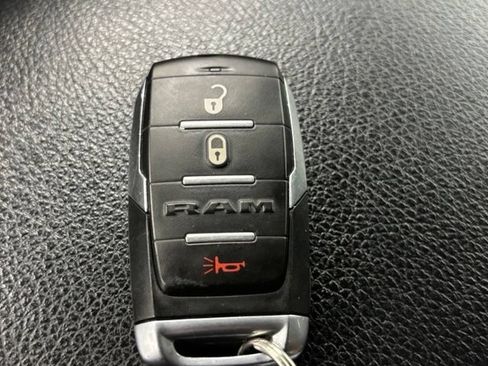Used 2020 RAM 1500 Big Horn AWD/4WD image 32