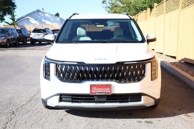 Used 2025 Kia Carnival EX FWD image 4