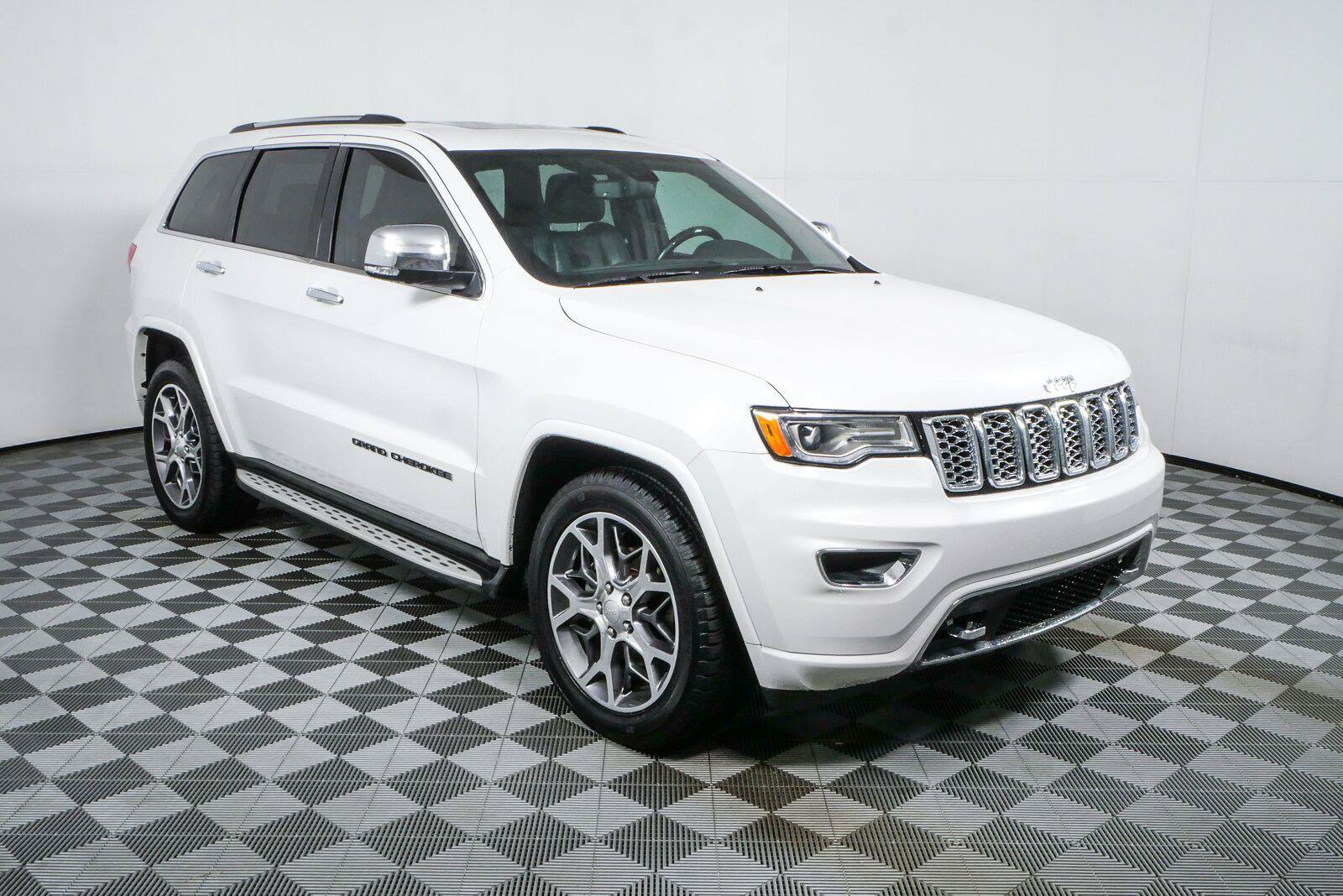 Used 2020 Jeep Grand Cherokee Overland RWD image 27