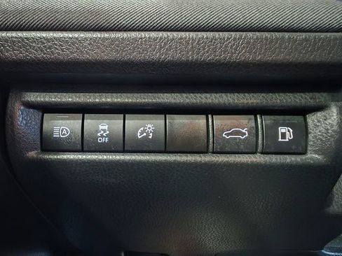 Used 2025 Toyota Camry LE FWD image 18