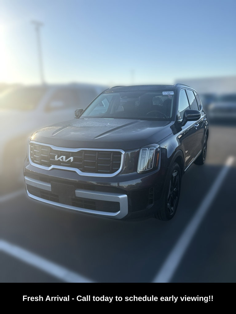 Used 2025 Kia Telluride S AWD/4WD image 2