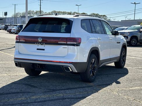 New 2026 Volkswagen Atlas Peak Edition image 6