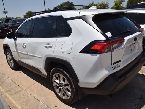 Used 2025 Toyota RAV4 XLE Premium FWD image 7