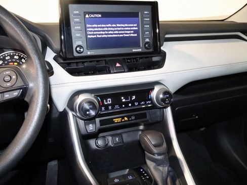 Used 2022 Toyota RAV4 XLE image 42