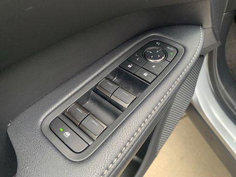 Used 2025 Lexus RX 450h AWD w/ Luxury Package image 15