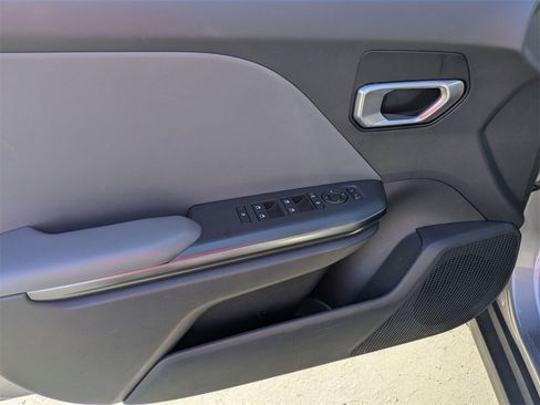 Used 2025 Kia K4 LXS image 15