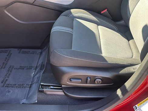 Used 2023 Chevrolet Blazer LT image 23