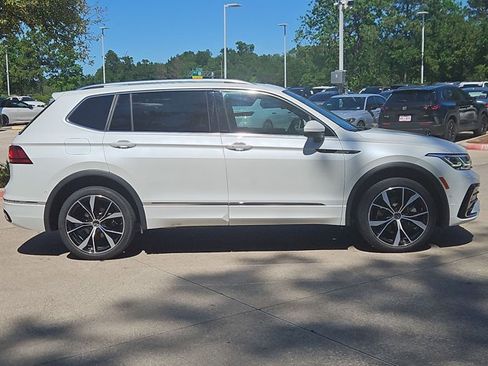Used 2022 Volkswagen Tiguan SEL R-Line image 4
