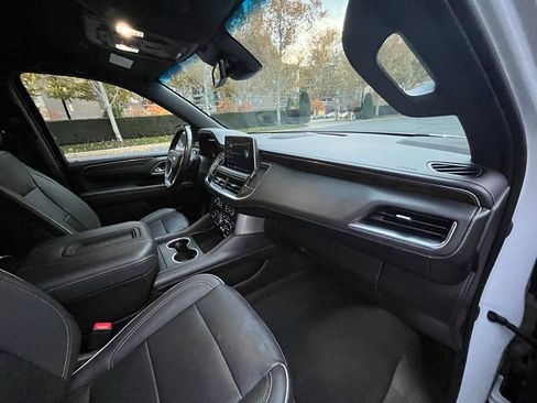 Used 2023 Chevrolet Suburban Premier image 23