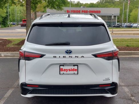 Used 2024 Toyota Sienna XSE w/ XSE Plus Package AWD/4WD image 9