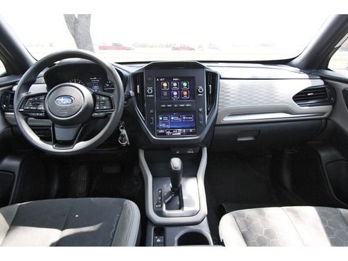 Used 2025 Subaru Forester AWD/4WD image 9